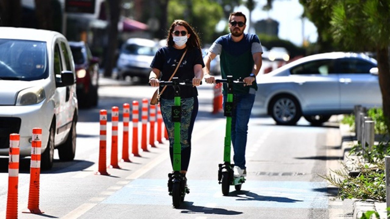 İstanbul'da kurallara uymadan kullanılan scooterlar tehlike saçıyor