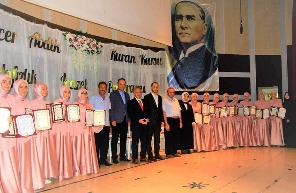 Beylikdüzü’nde 'Hafızlık İcazet Merasimi' düzenlendi